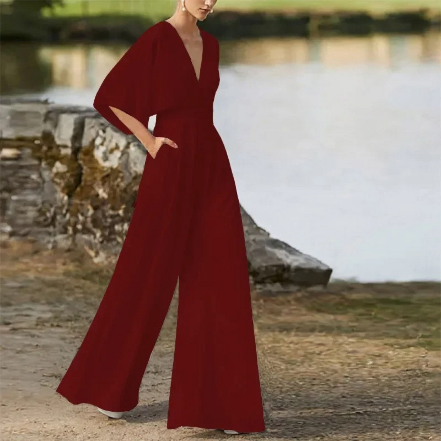 Elegant rödbrun V-ringad jumpsuit med lösa byxor - Alba