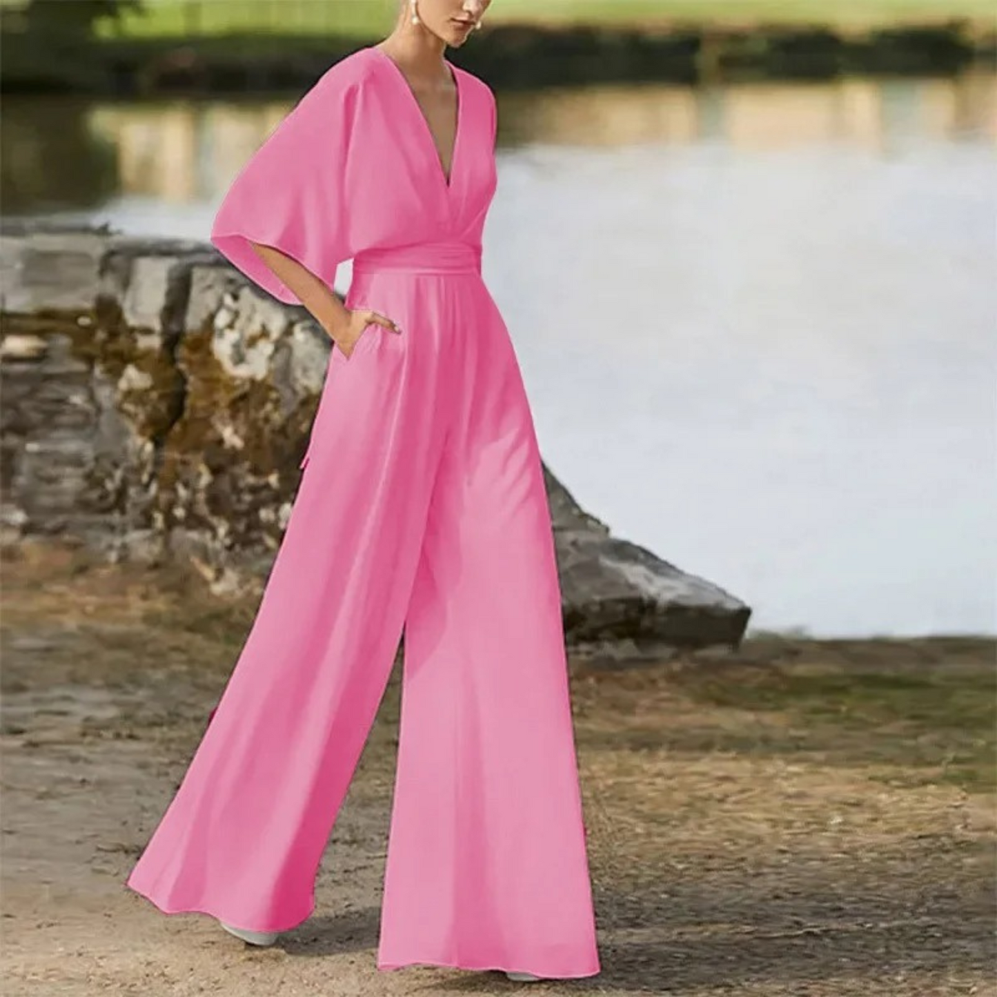 Elegant rödbrun V-ringad jumpsuit med lösa byxor - Alba