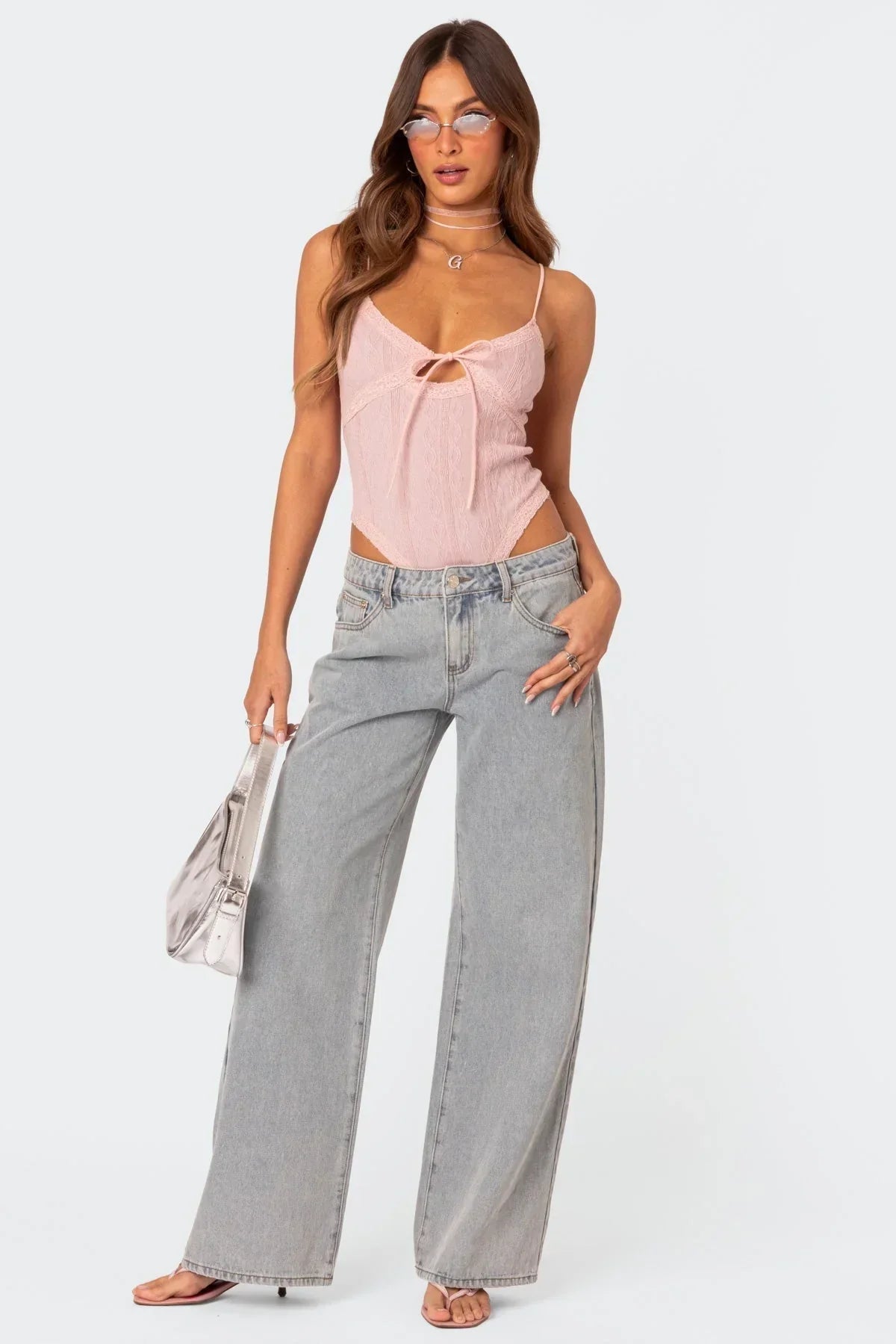Jeans med fluga och broderi - Essy