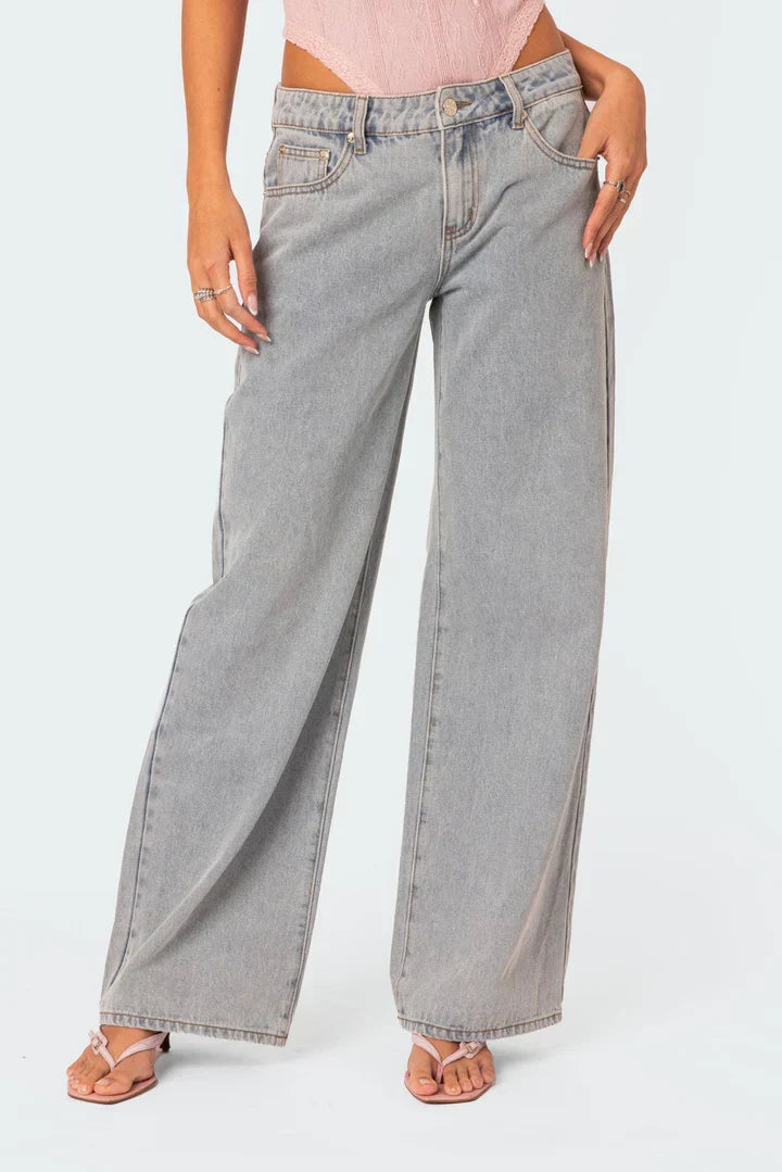 Jeans med fluga och broderi - Essy